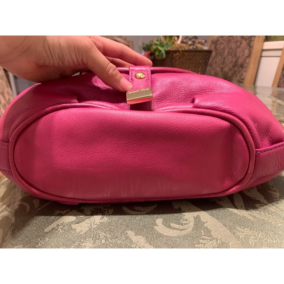 Michael Kors Fulton Fushia Large Leather Bag - Picture 5 of 11